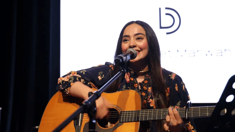 EYP Creations и Warner Music запускают новый музыкальный лейбл Urdebut в Канаде