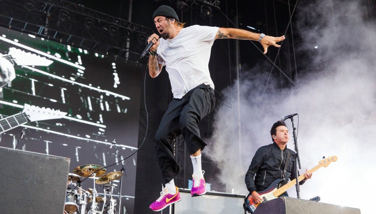 Deftones вернулись на сцену после отмены на Glastonbury