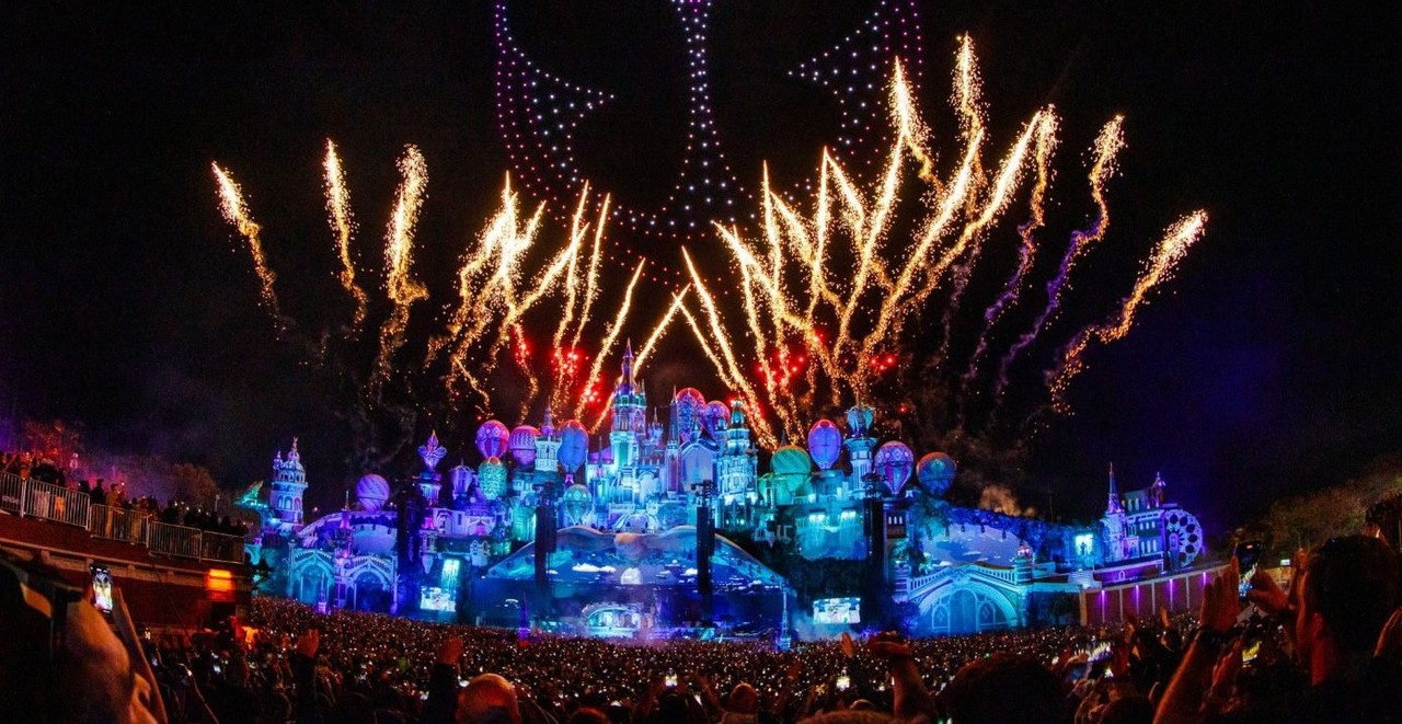 Главная сцена Tomorrowland 2025 сгорела за два дня до открытия